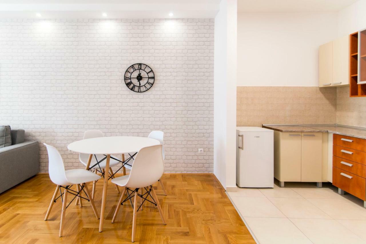 Grove Apartment + Free Parking Novi Sad Exterior foto
